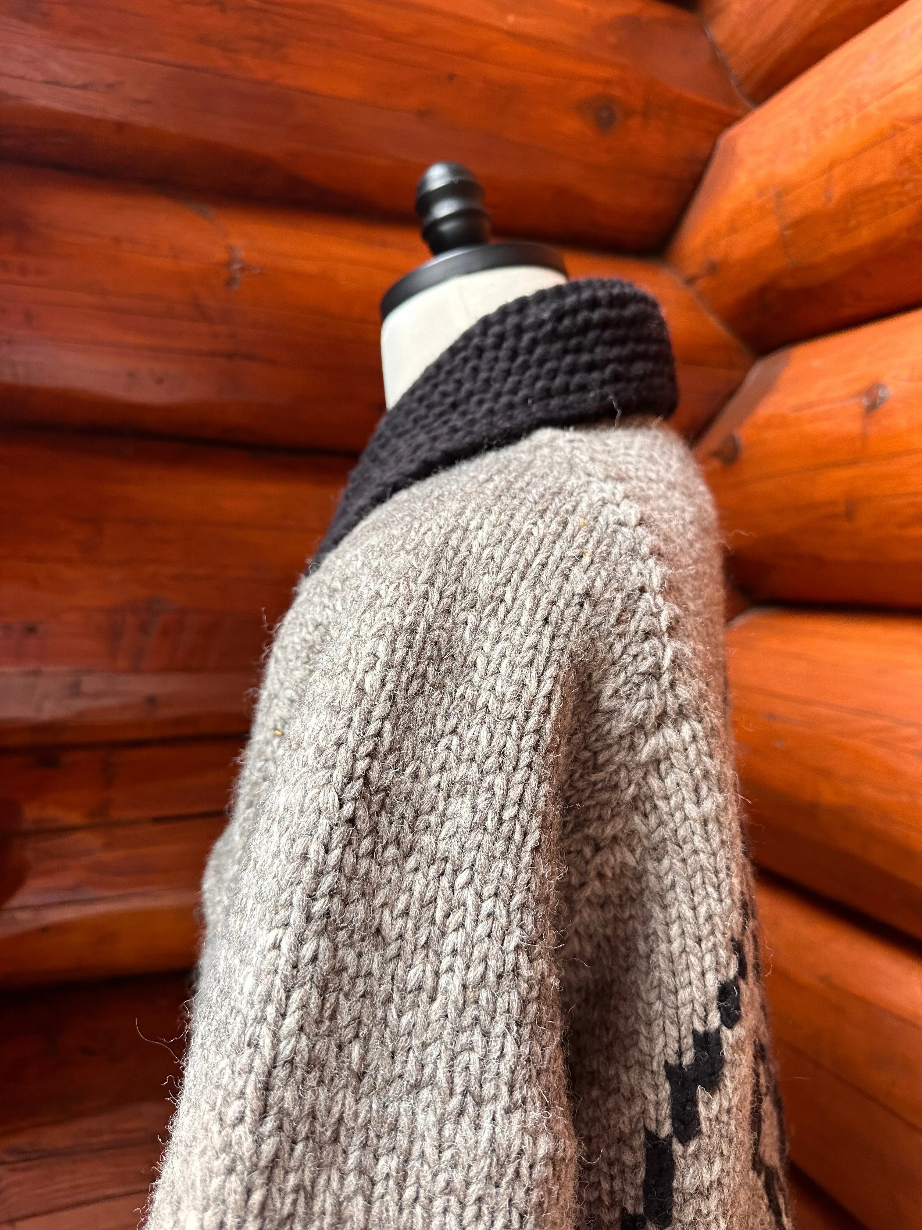 Canadian Knit Sweater - Wolf